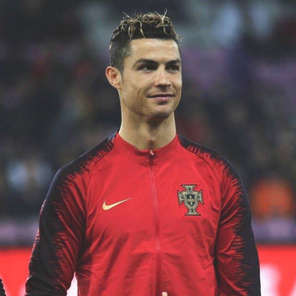 国产二游《白银之城》内测引热议 竟能被美腿boss一直踩